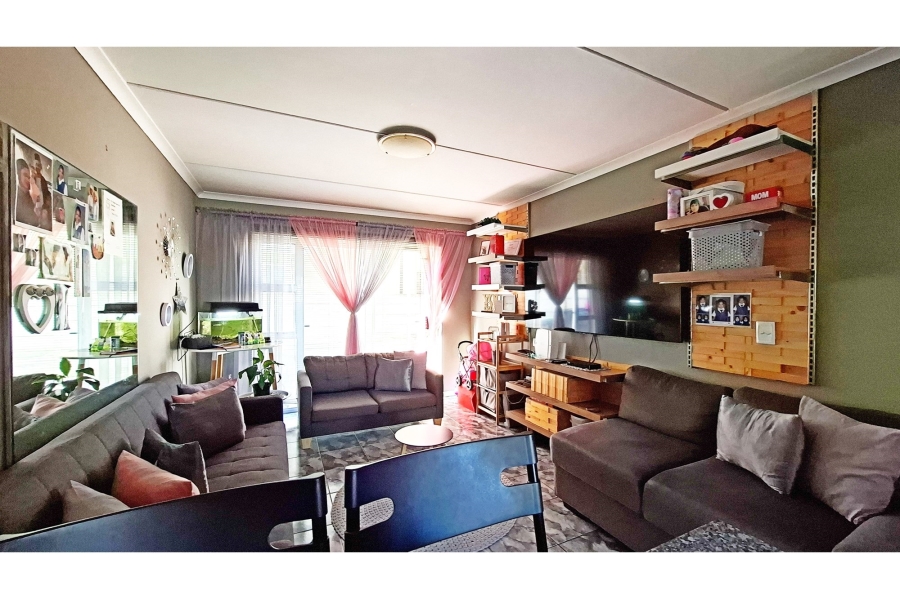2 Bedroom Property for Sale in Guldenland Western Cape
